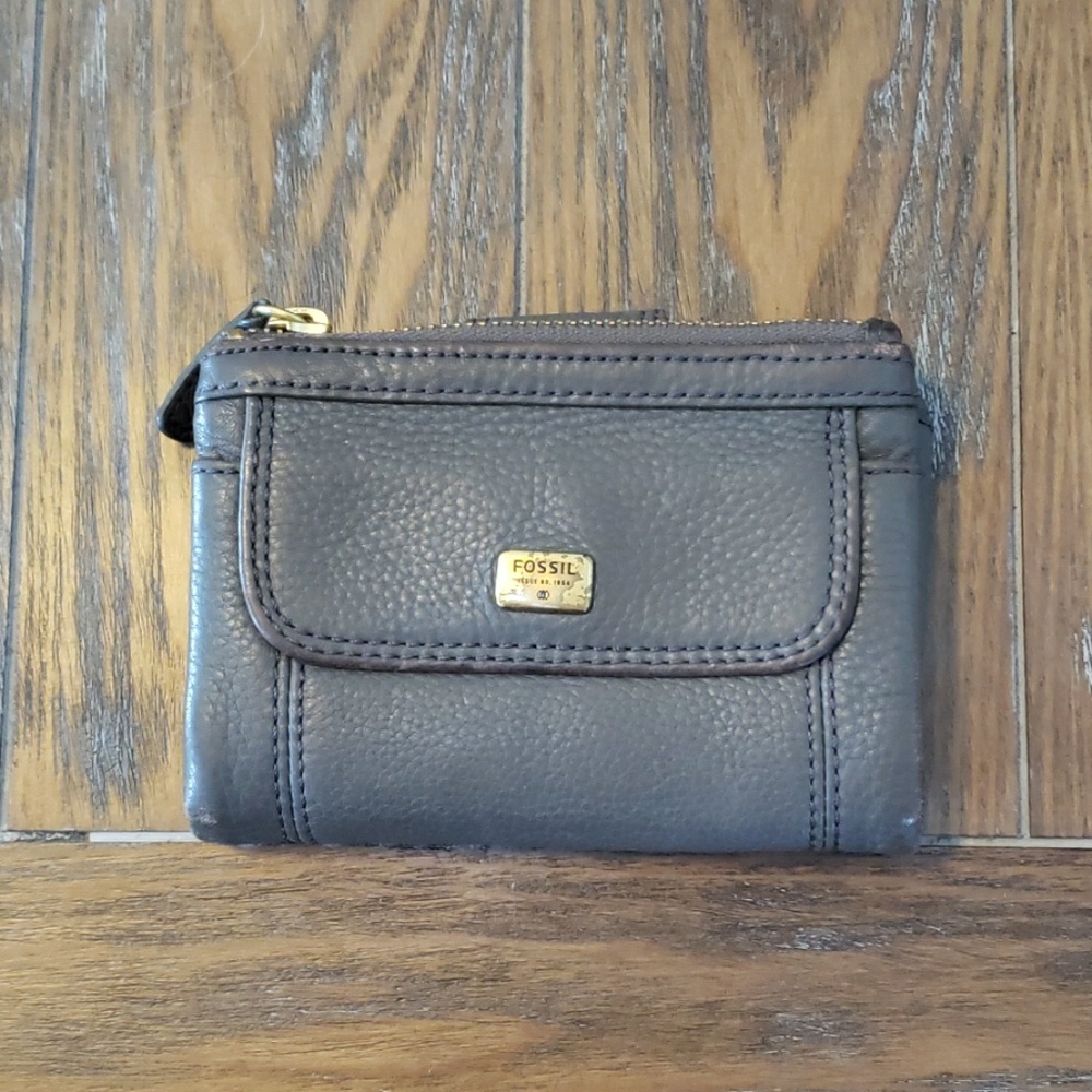 Fossil wallet